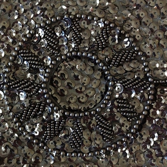 BLACK BEADED and SEQUIN EVENING CLUTCH. No Flaws. - Picture 2 of 9